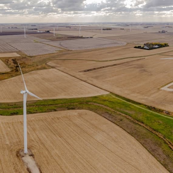 Aerogeneratori di un impianto eolico seguito da M&M Consulenza
